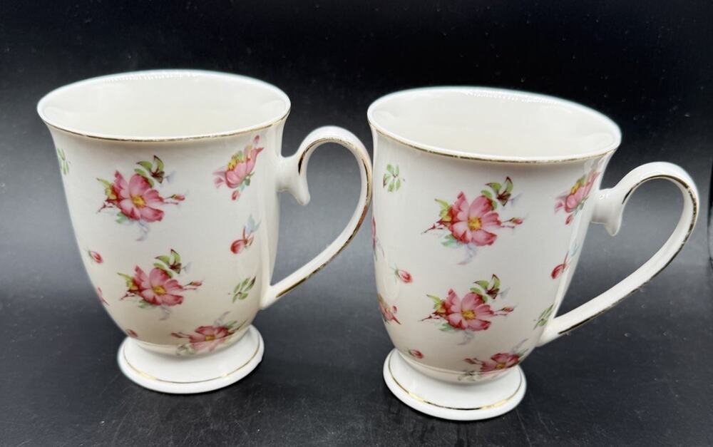 Lot Set of 2 Grace's Teaware Floral Coffee Cup Mug Pink/Blue Flowers Footed Base